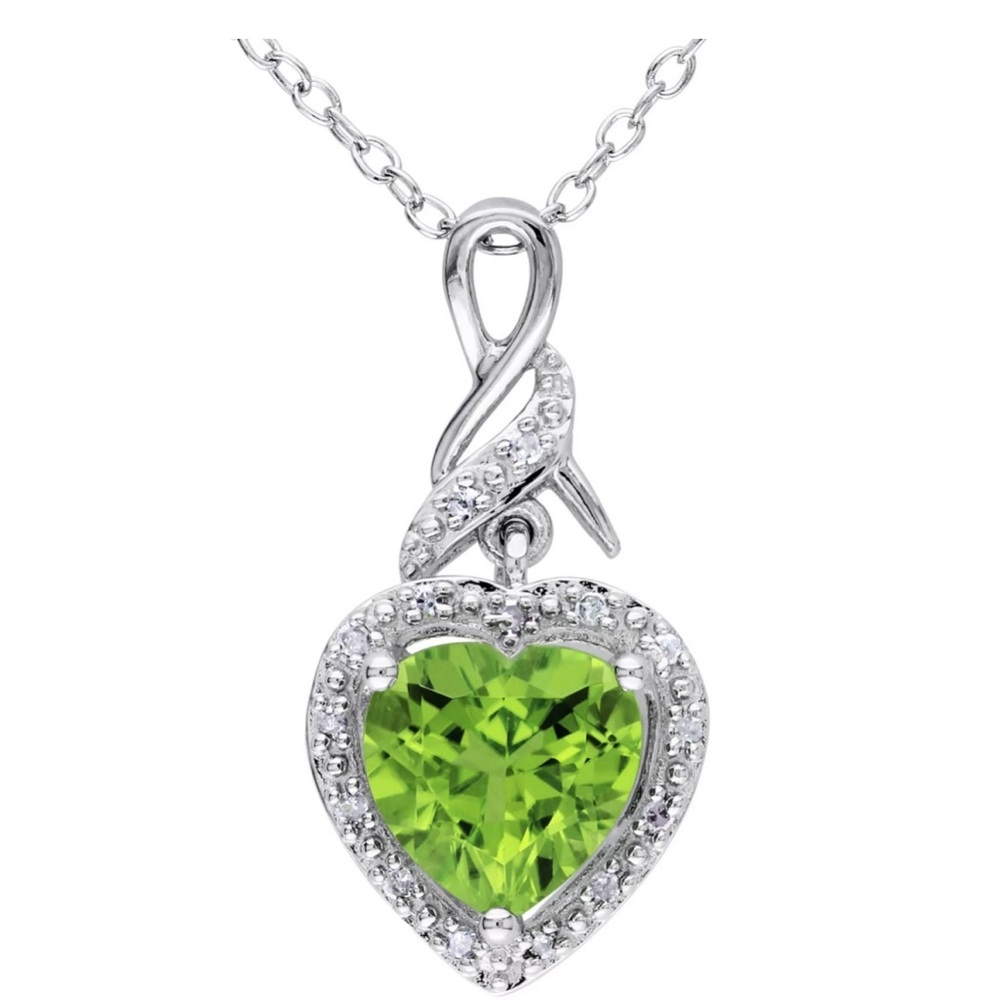 Elegant Silver Heart Pendant Necklace with Green Peridot Gemstone